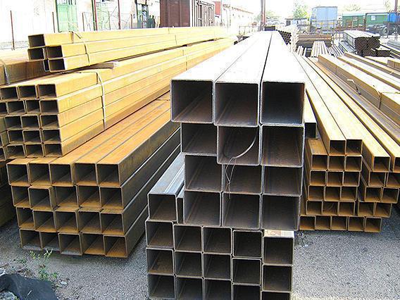 Штабель профильных труб квадратных Штабель профильных труб квадратных